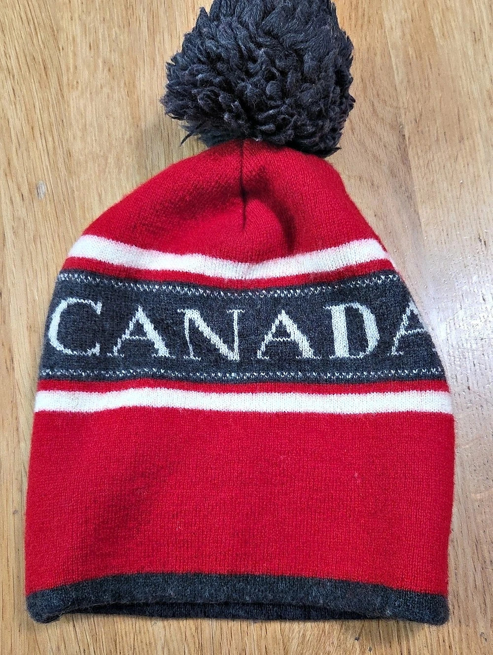 Canada Goose Pom Beanie Red Black